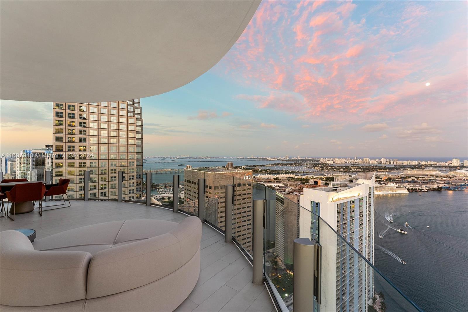 ASTON MARTIN RESIDENCES - Residential