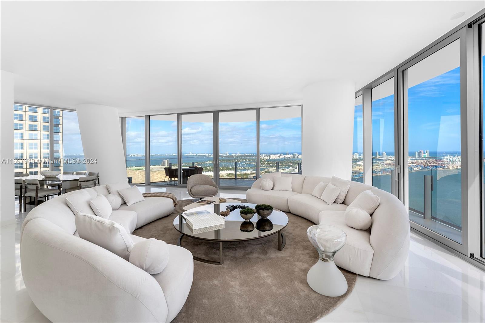 ASTON MARTIN RESIDENCES - Residential