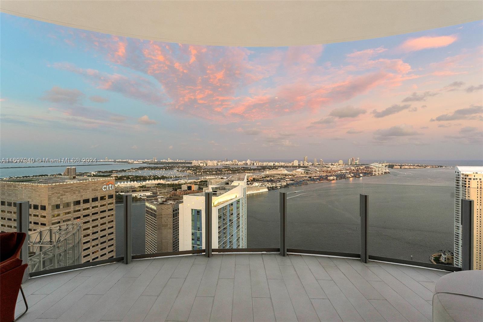 ASTON MARTIN RESIDENCES - Residential