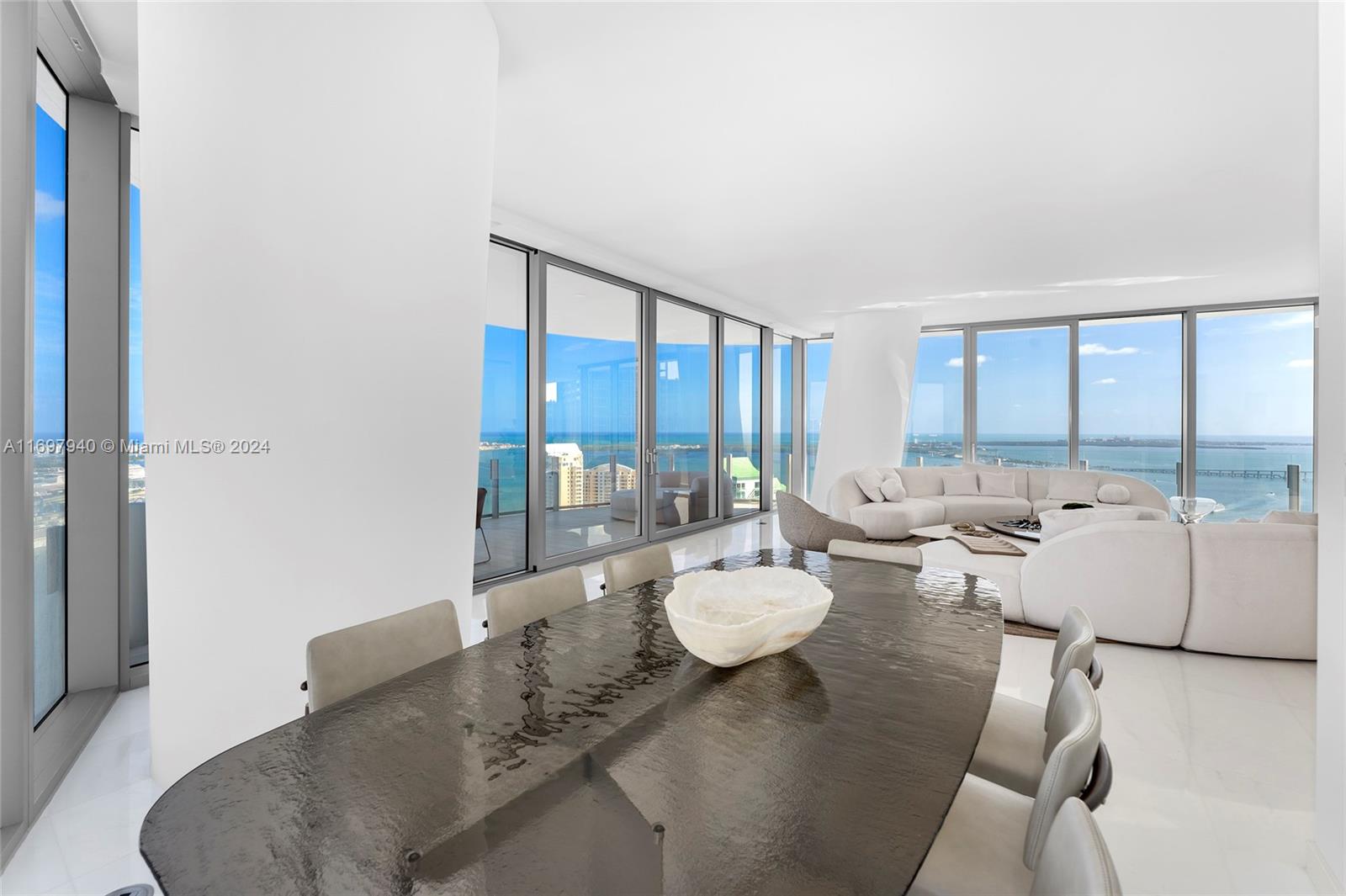 ASTON MARTIN RESIDENCES - Residential