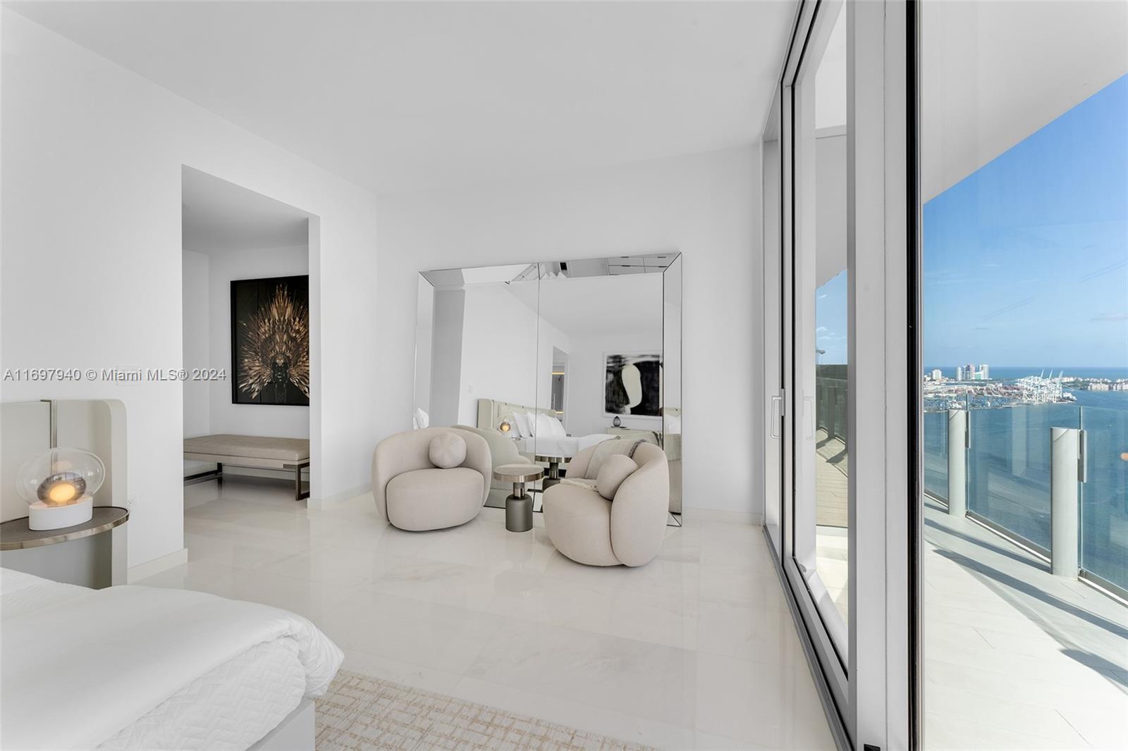 ASTON MARTIN RESIDENCES - Residential