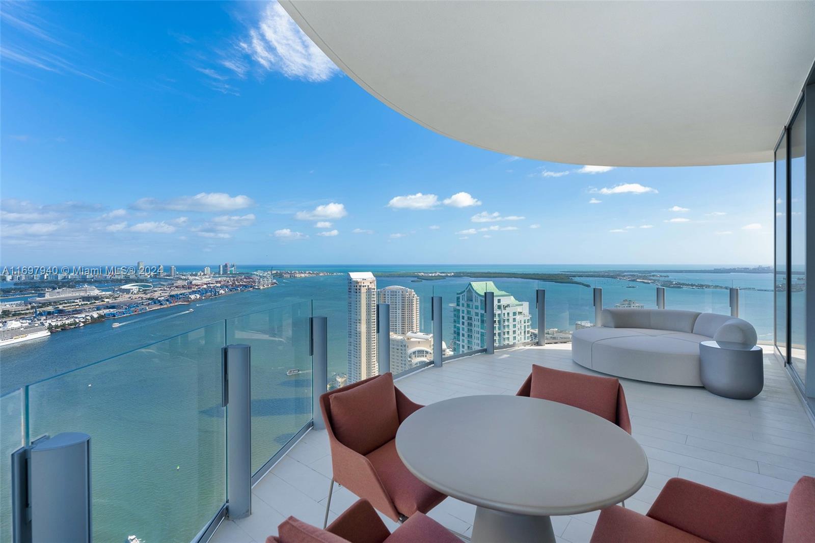 ASTON MARTIN RESIDENCES - Residential
