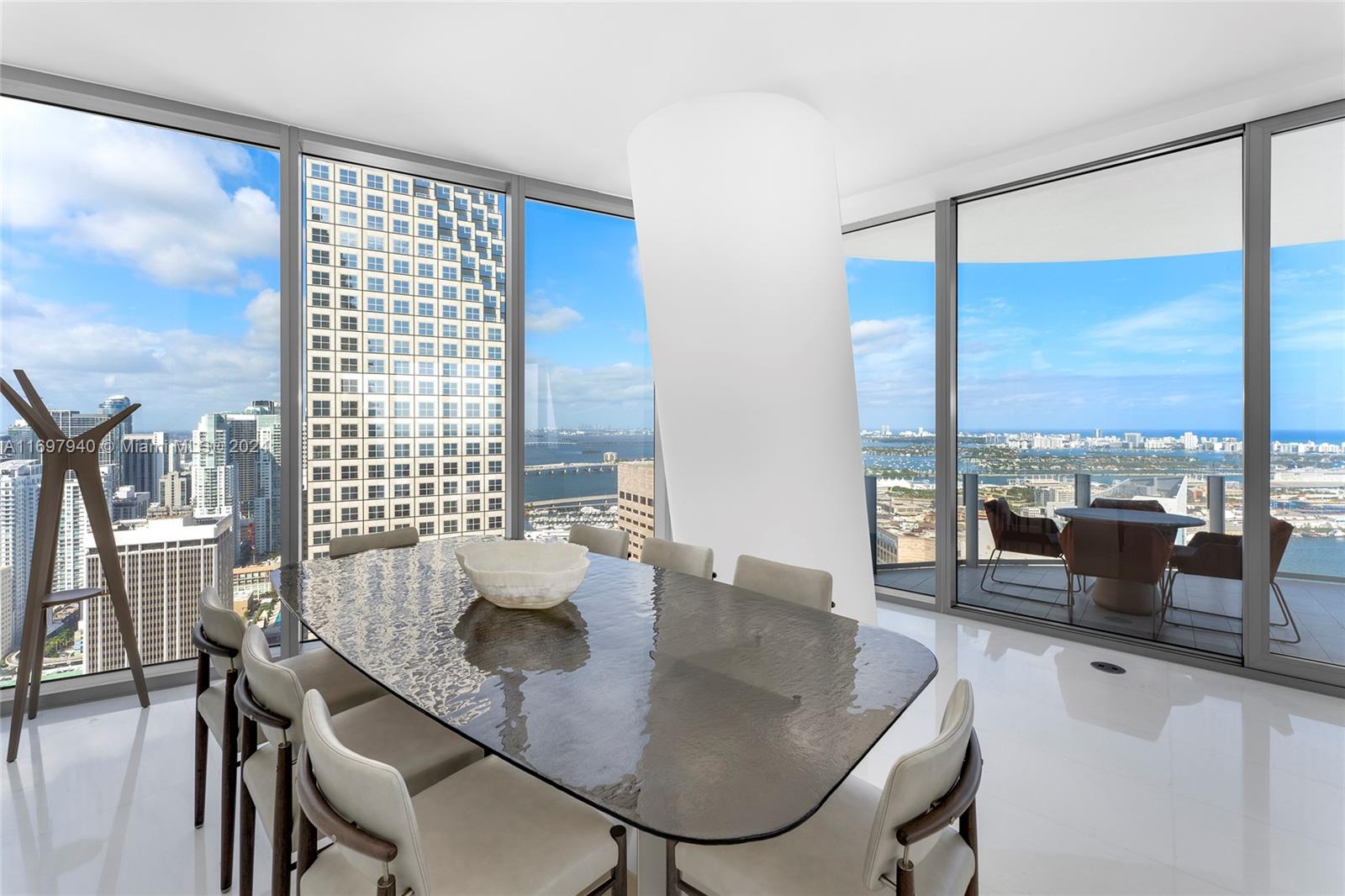 ASTON MARTIN RESIDENCES - Residential