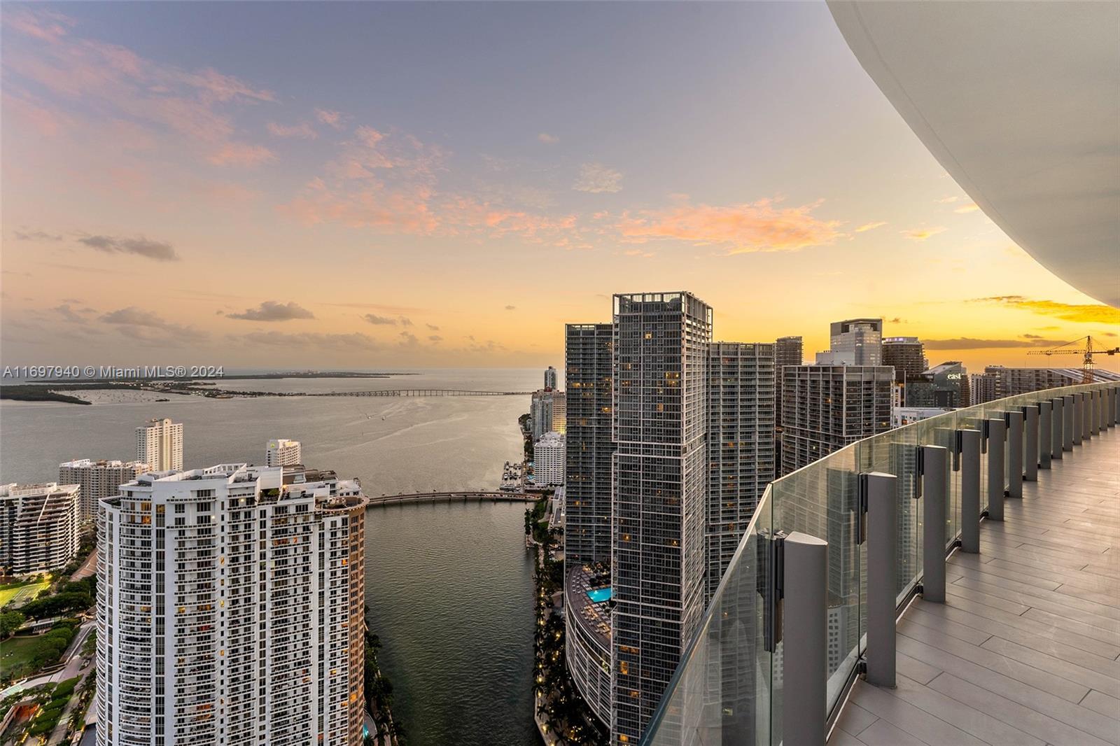ASTON MARTIN RESIDENCES - Residential