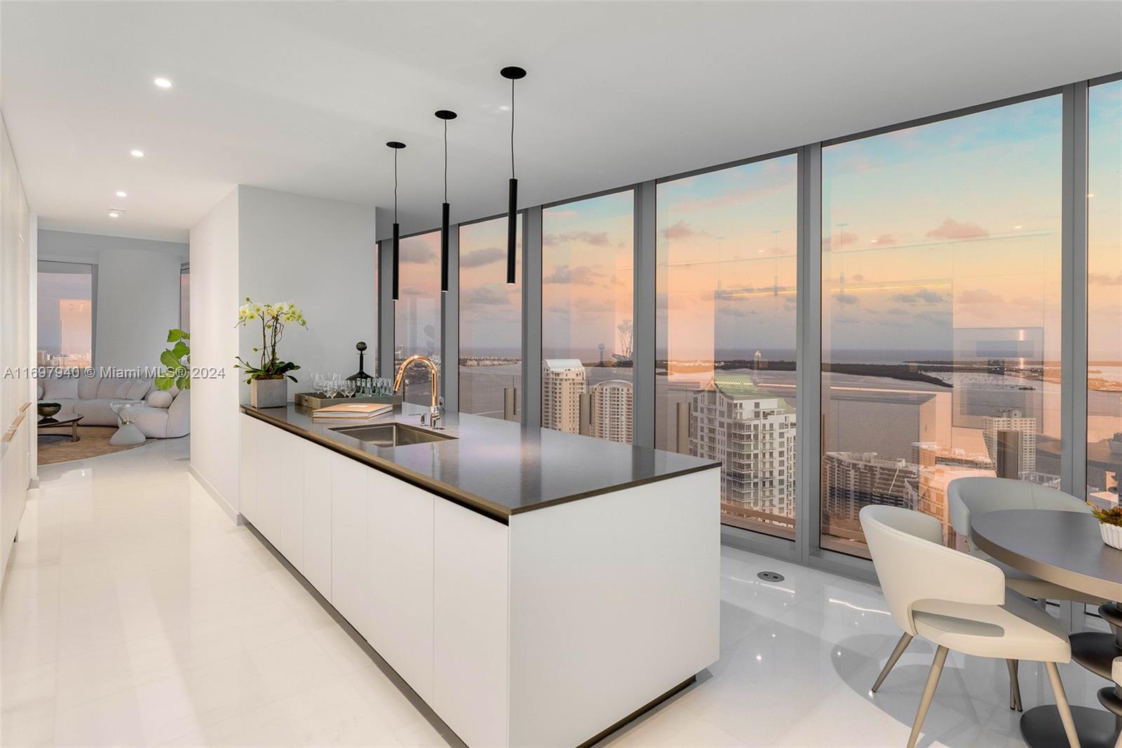 ASTON MARTIN RESIDENCES - Residential