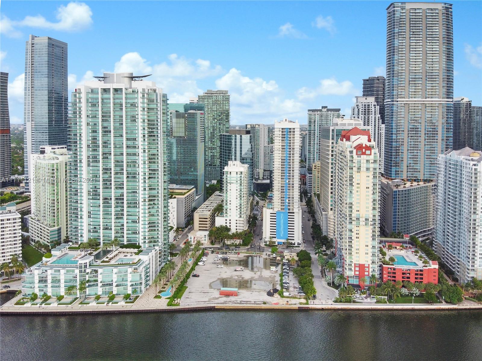 THE CLUB AT BRICKELL BAY - Residential