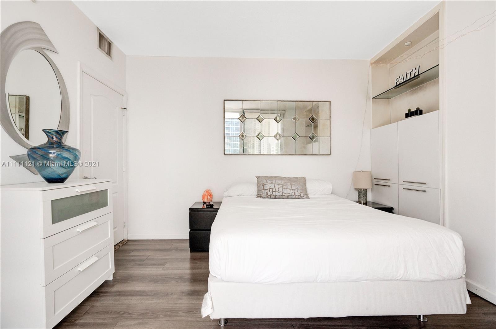 THE CLUB AT BRICKELL BAY - Residential