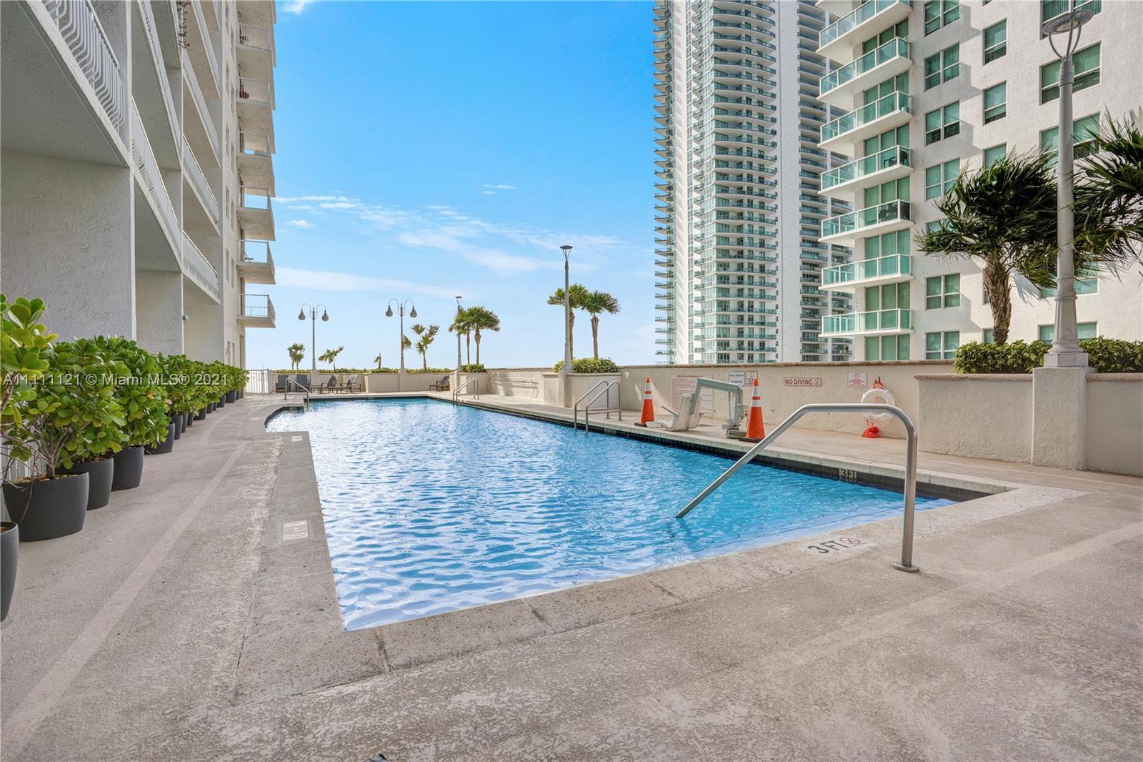 THE CLUB AT BRICKELL BAY - Residential