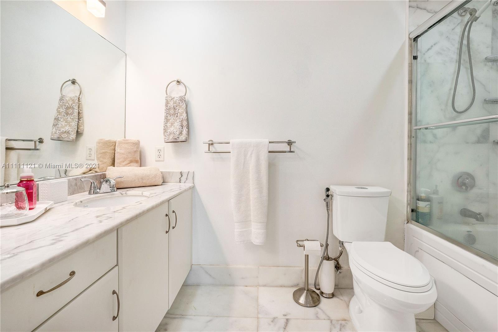 THE CLUB AT BRICKELL BAY - Residential