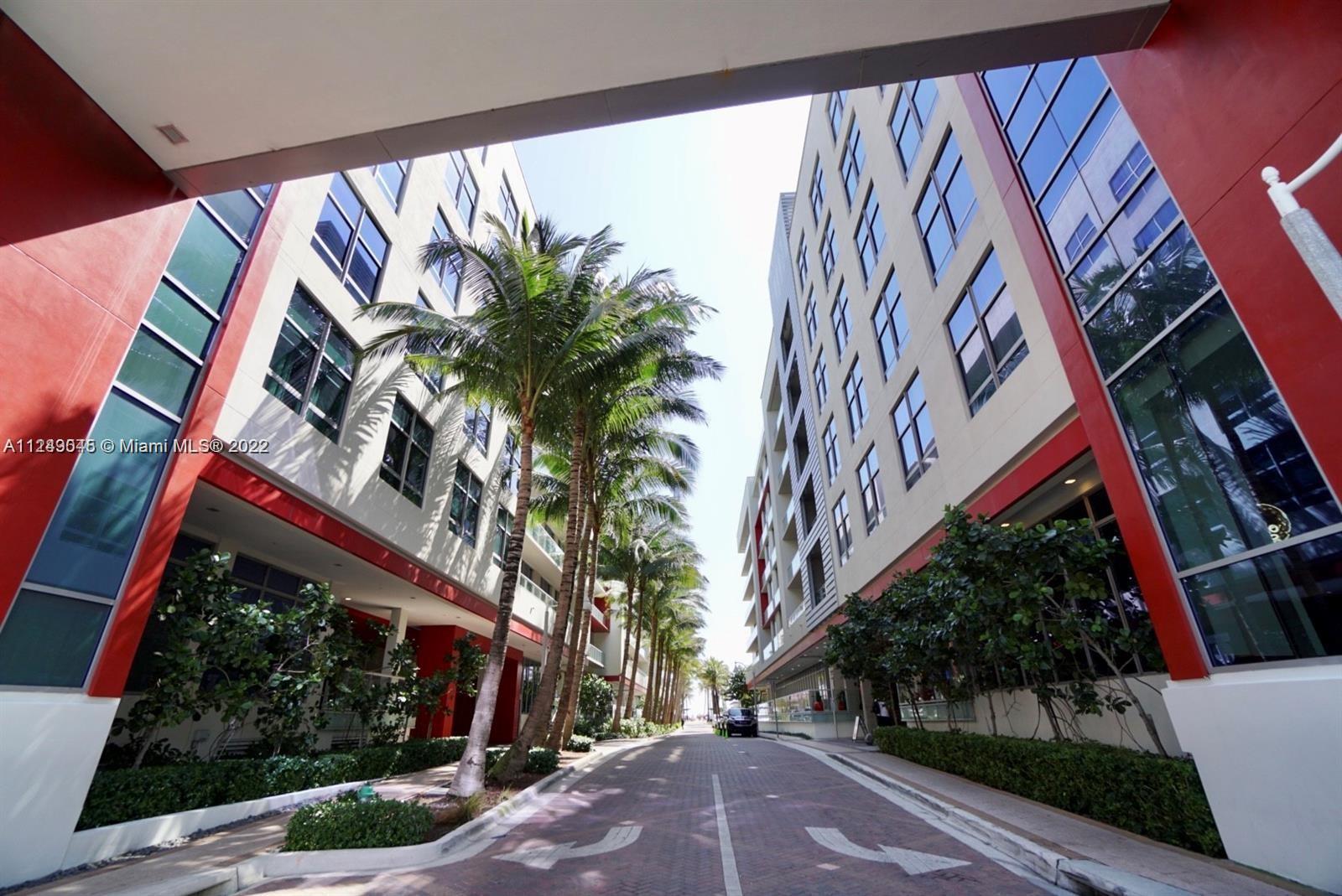 COSTA HOLLYWOOD CONDO - Residential