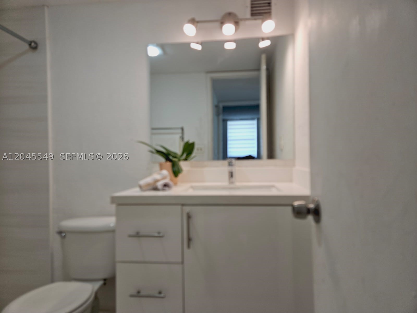 YOLANDA VILLAS CONDO - Residential Lease