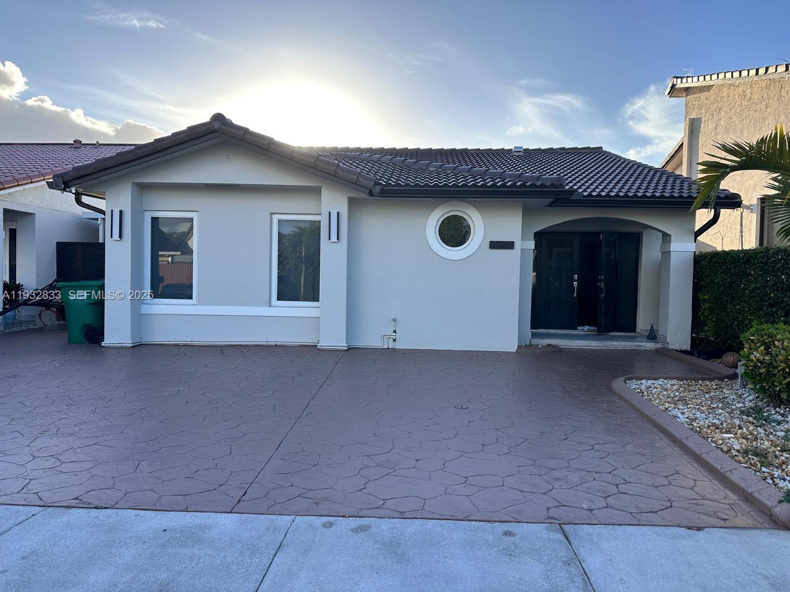 Spectacular rental available in Kendall. The property has been completely remodeled with excellent taste.  It features 4 bedrooms and 2 bathrooms/ Impact Windows. This beautiful home offers lake views, allowing you to relax and enjoy time with your family in a very welcoming atmosphere. The nice floor plan feels spacious from the moment you walk inside. CALL FOR YOU PRIVATE SHOWING!!!