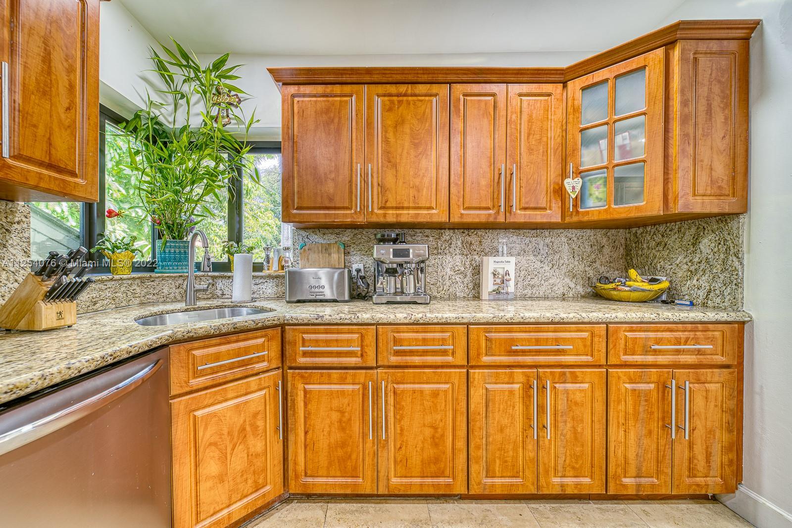 SOUTH SHENANDOAH - Residential Lease