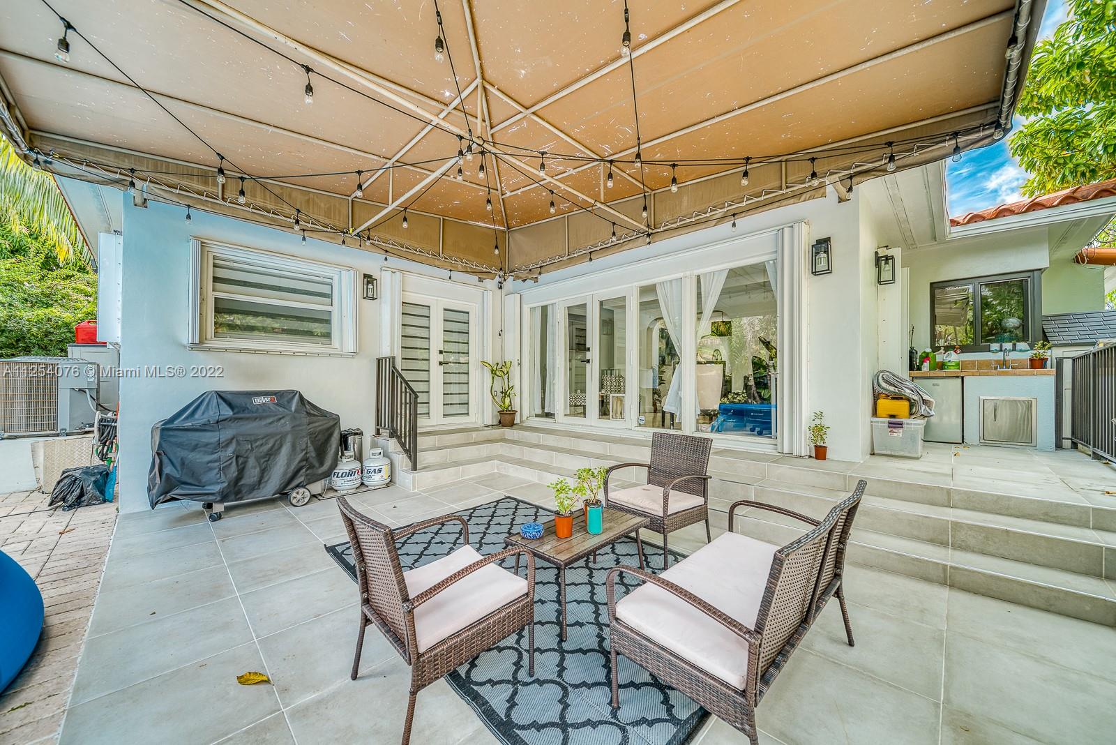 SOUTH SHENANDOAH - Residential Lease