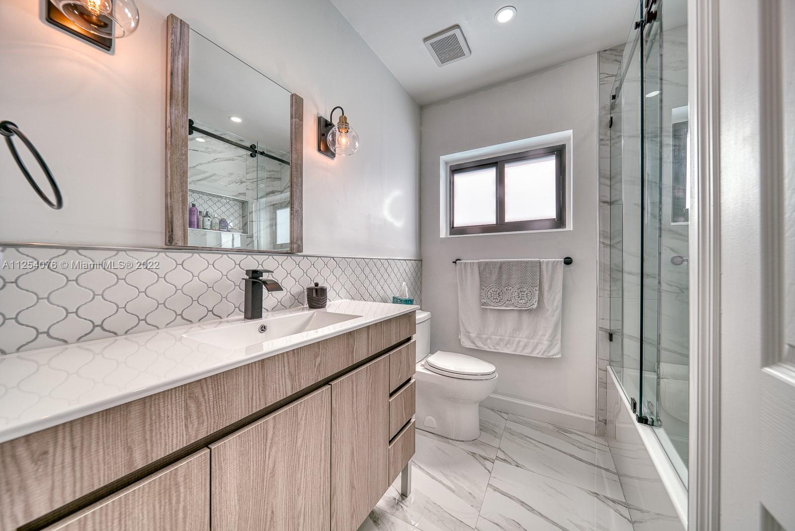 SOUTH SHENANDOAH - Residential Lease