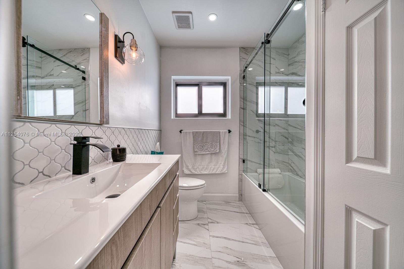 SOUTH SHENANDOAH - Residential Lease