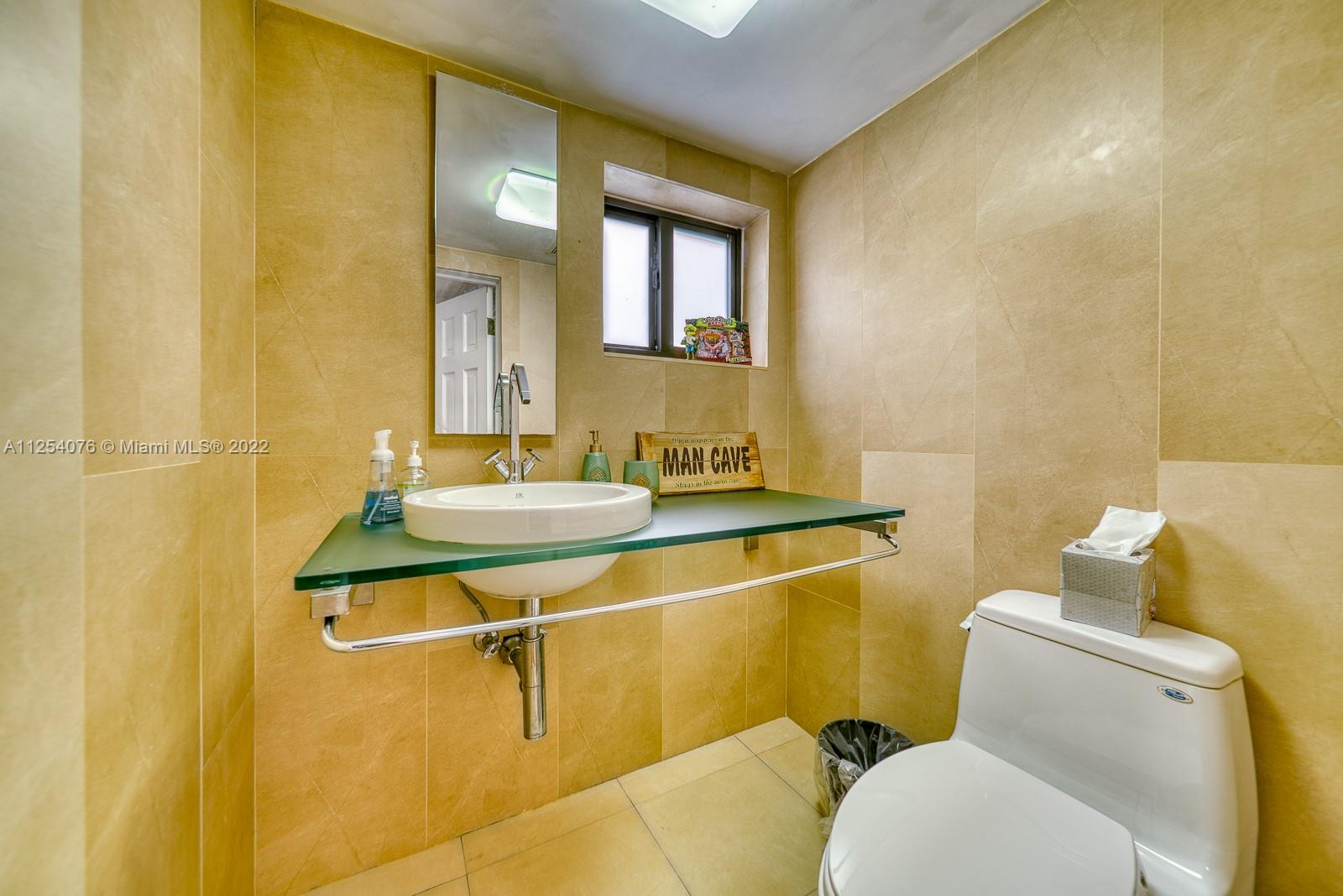 SOUTH SHENANDOAH - Residential Lease