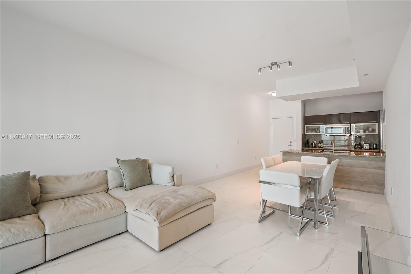 THE PLAZA 851 BRICKELL CO - Residential