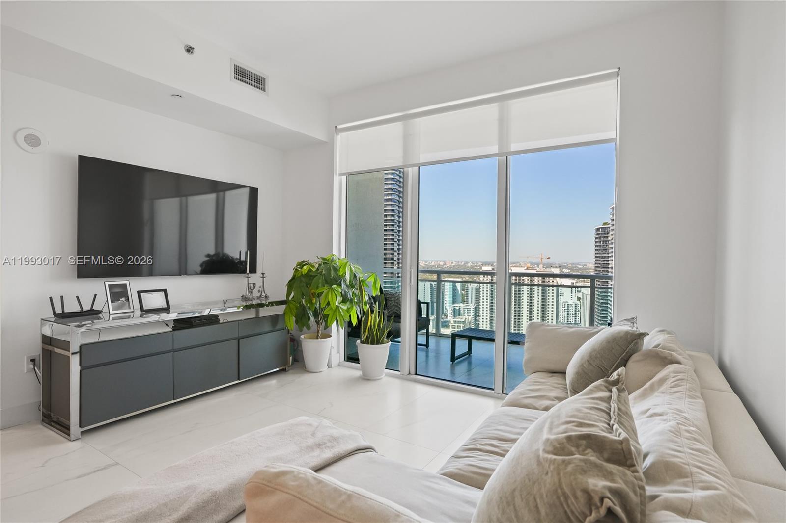 THE PLAZA 851 BRICKELL CO - Residential