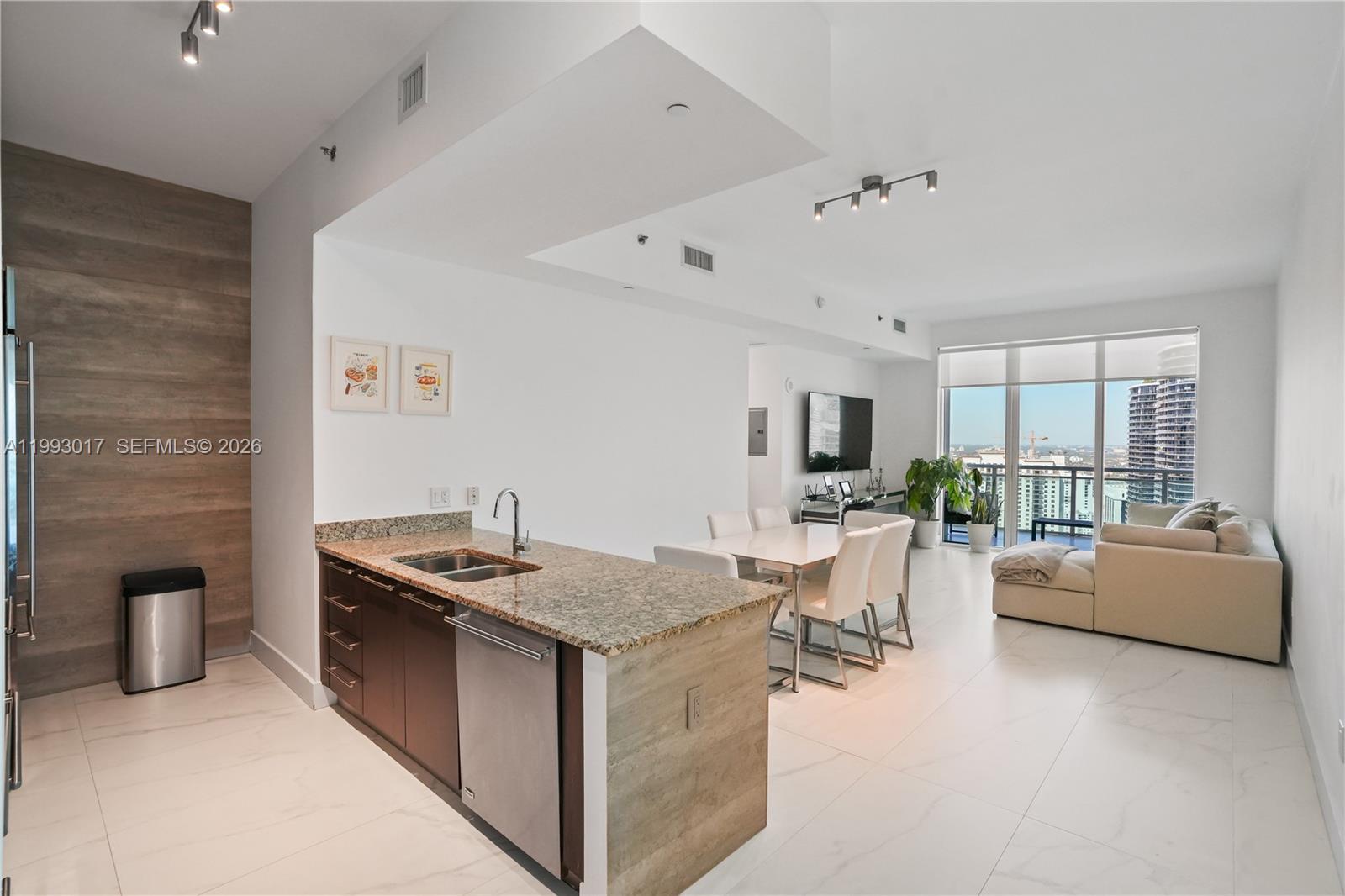 THE PLAZA 851 BRICKELL CO - Residential