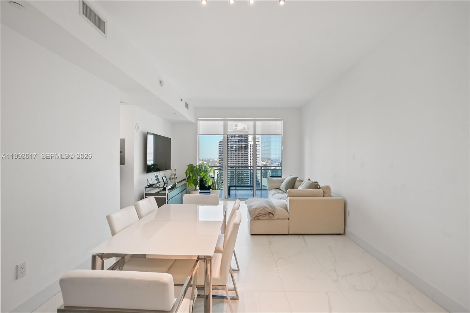 THE PLAZA 851 BRICKELL CO - Residential