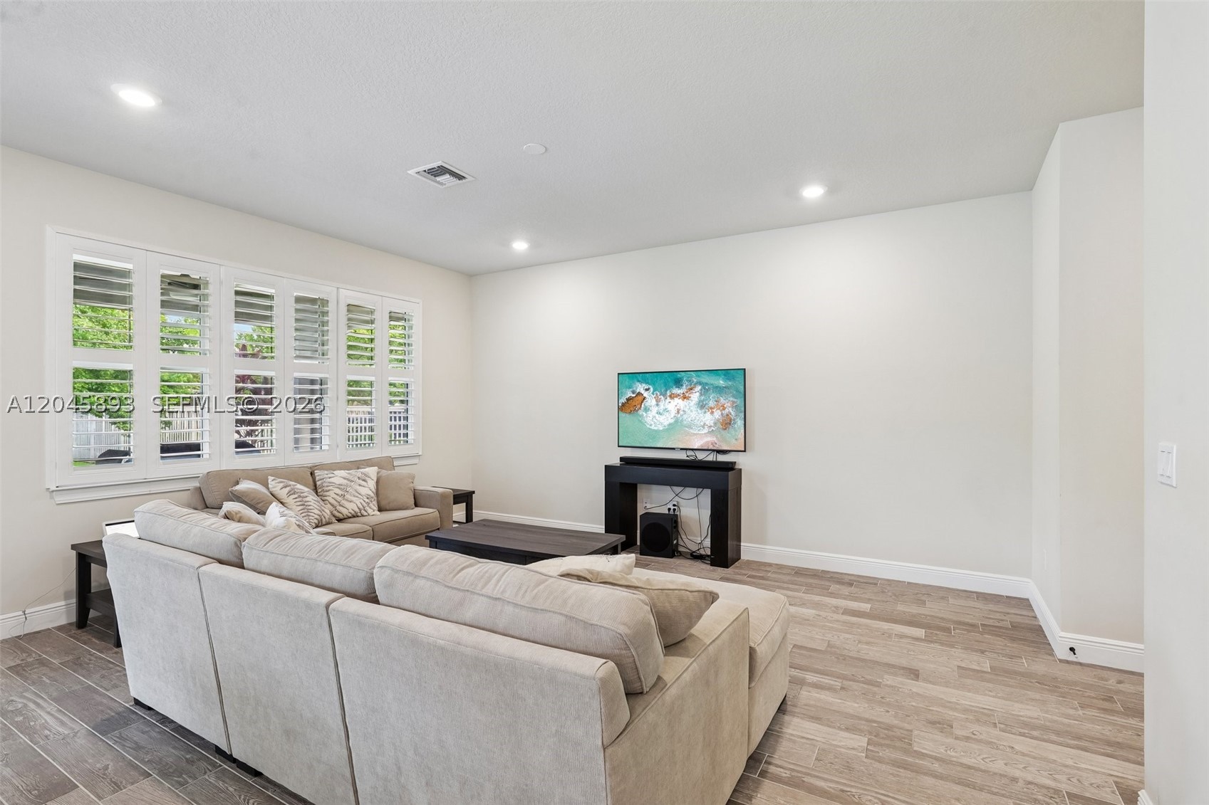 HILLCREST COUNTRY CLUB SO - Residential