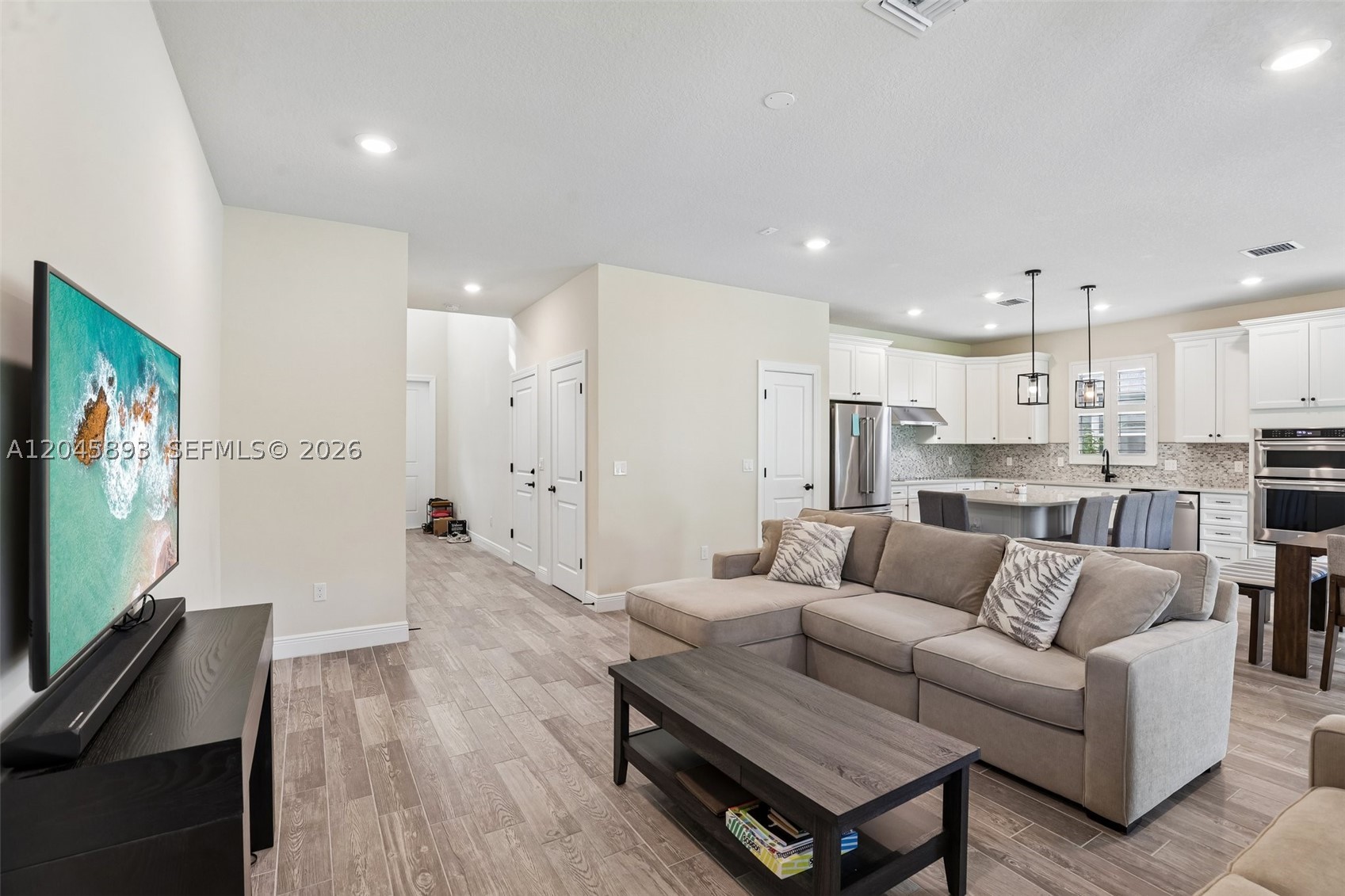HILLCREST COUNTRY CLUB SO - Residential