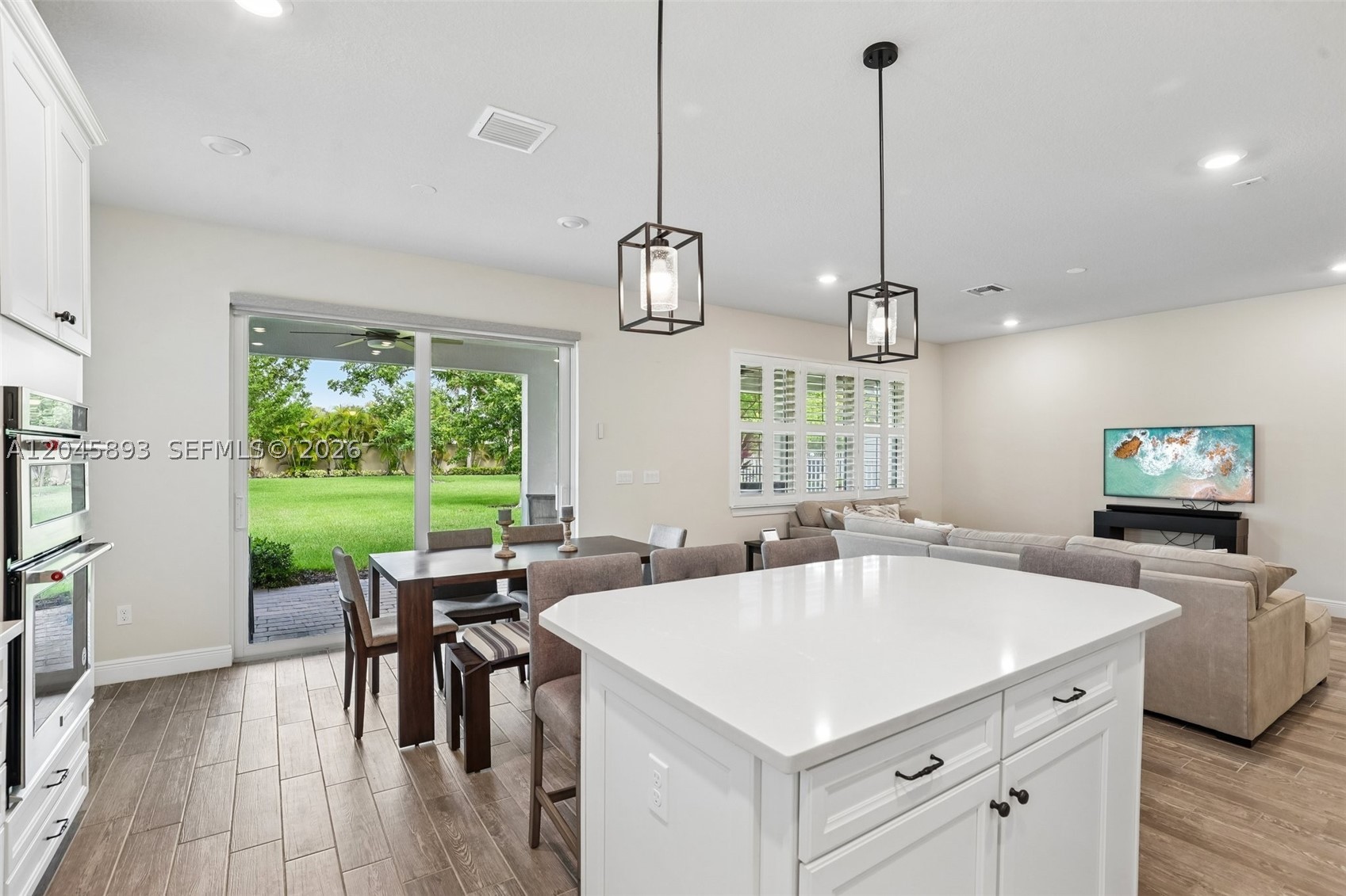 HILLCREST COUNTRY CLUB SO - Residential