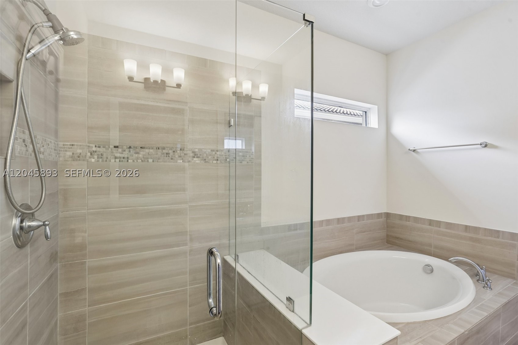 HILLCREST COUNTRY CLUB SO - Residential