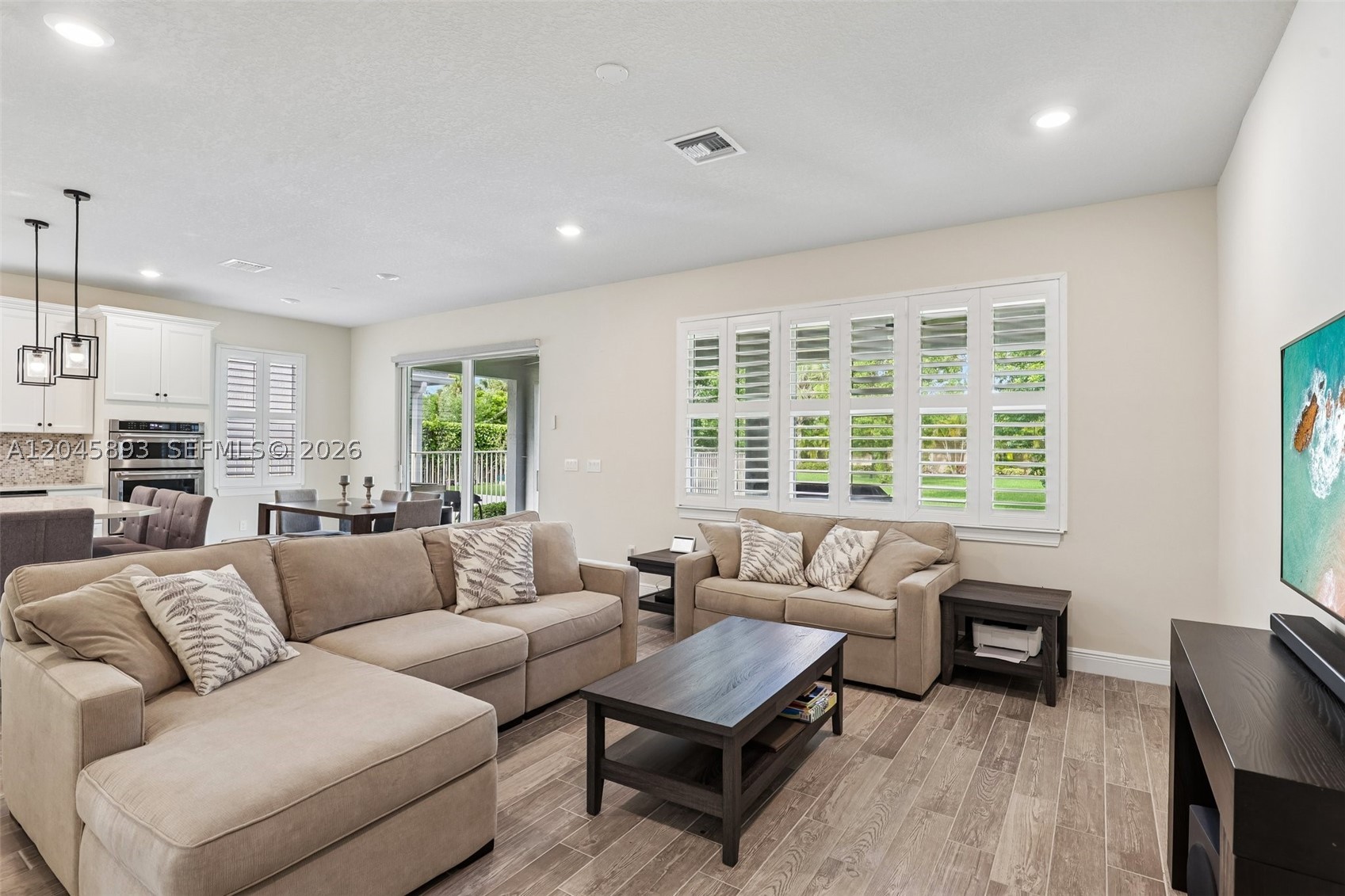 HILLCREST COUNTRY CLUB SO - Residential