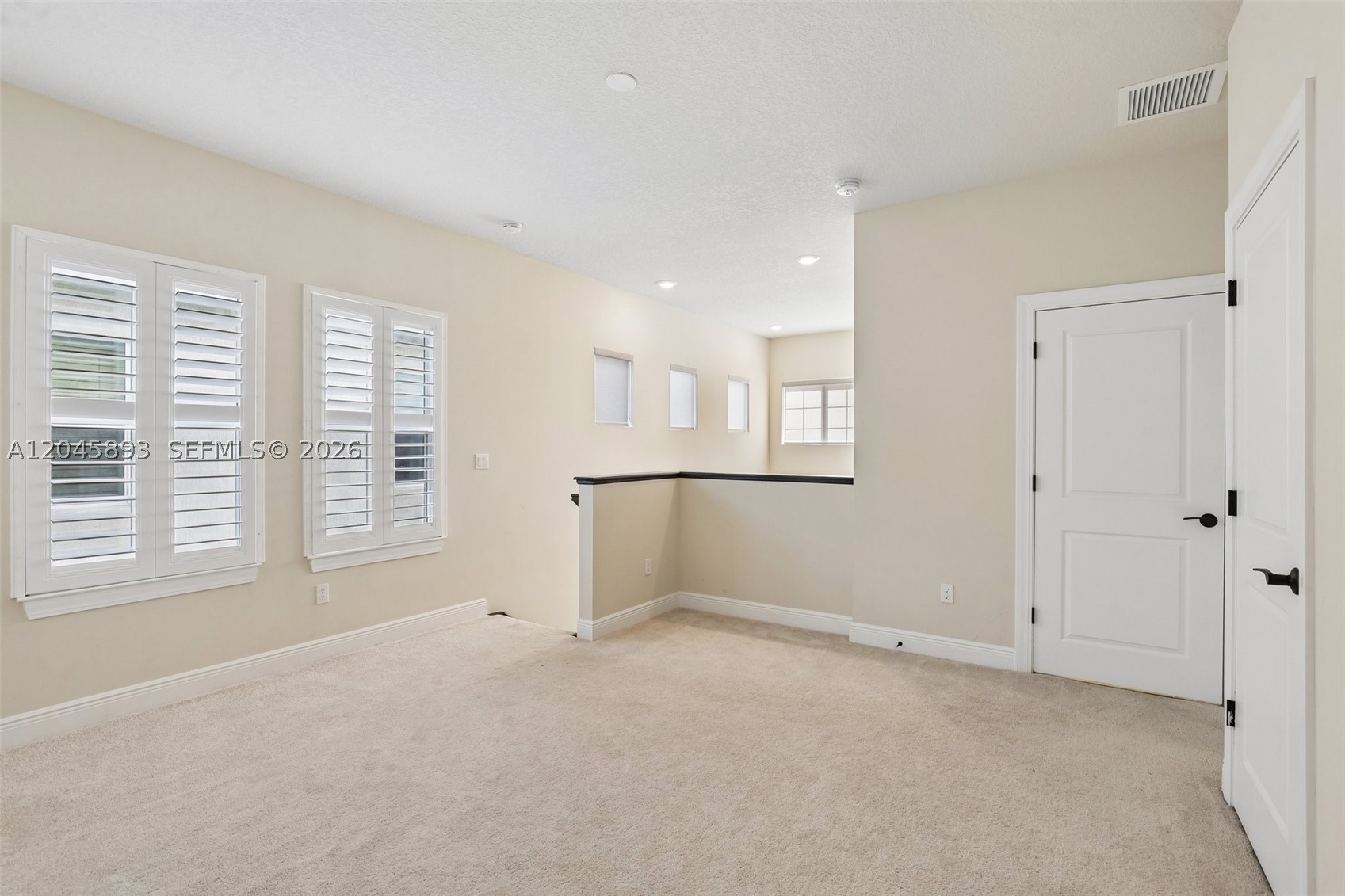 HILLCREST COUNTRY CLUB SO - Residential