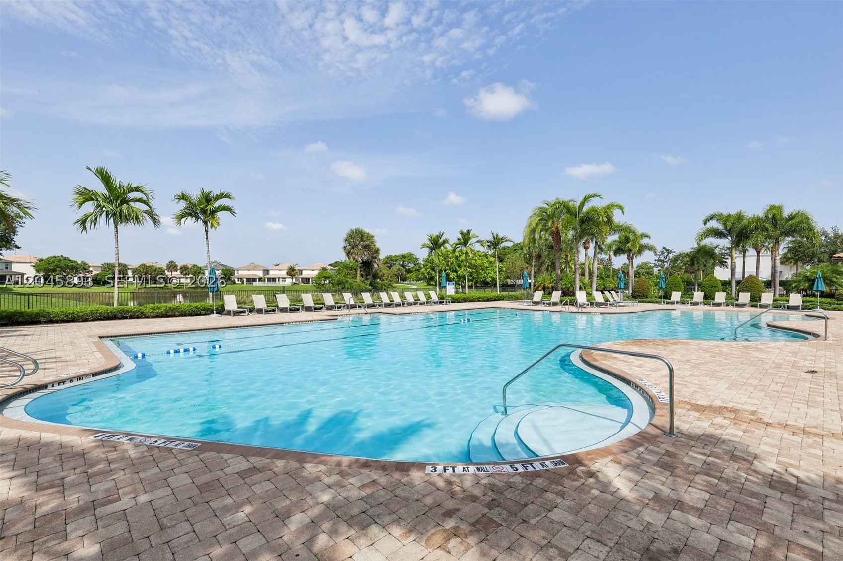 HILLCREST COUNTRY CLUB SO - Residential