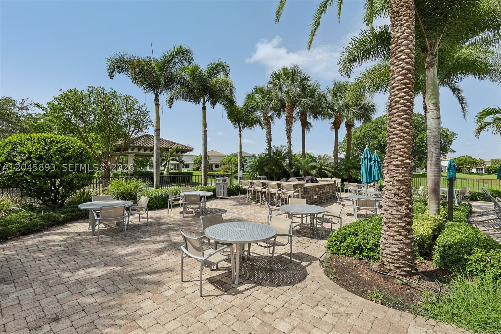 HILLCREST COUNTRY CLUB SO - Residential