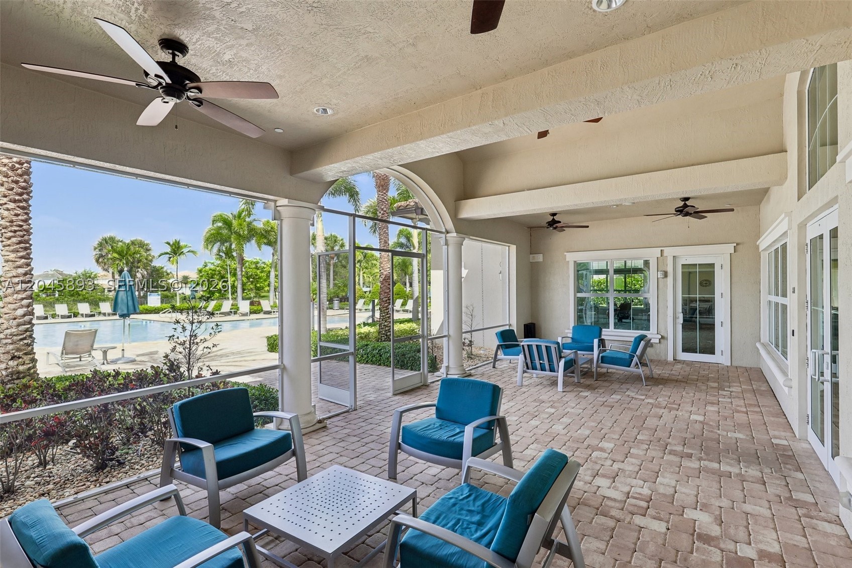 HILLCREST COUNTRY CLUB SO - Residential