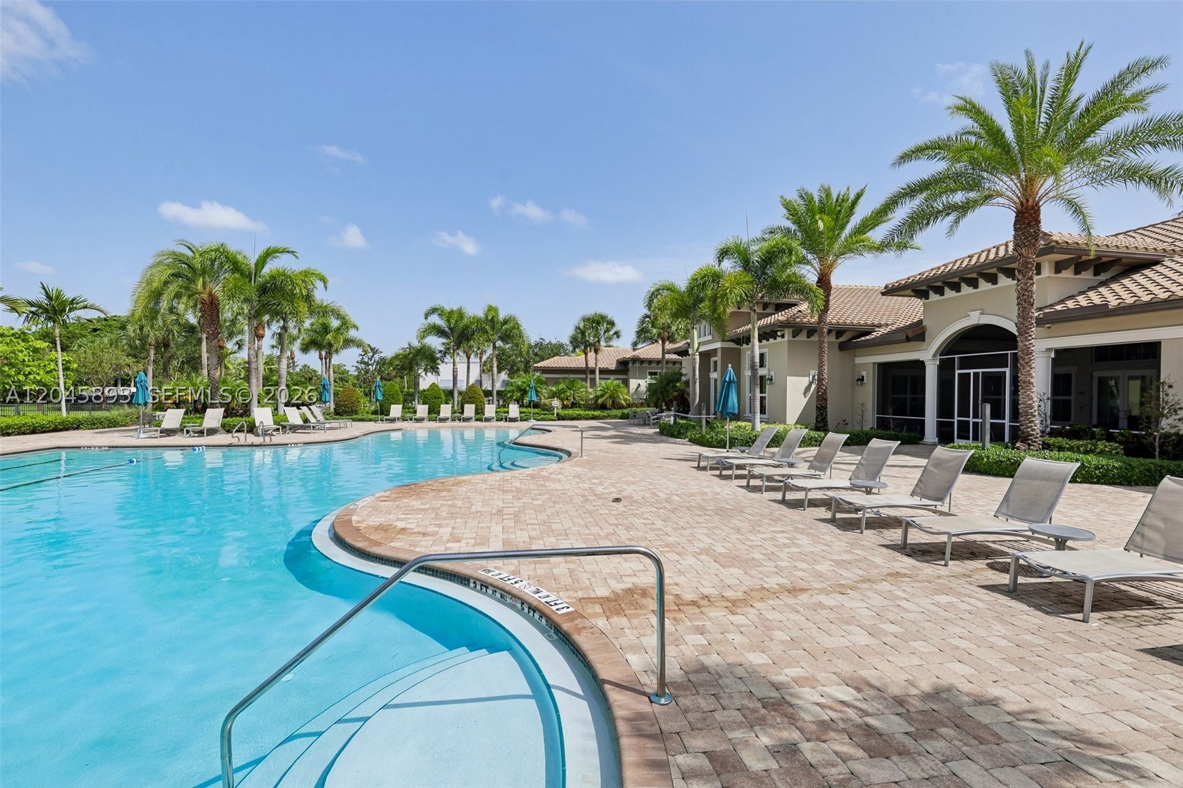 HILLCREST COUNTRY CLUB SO - Residential