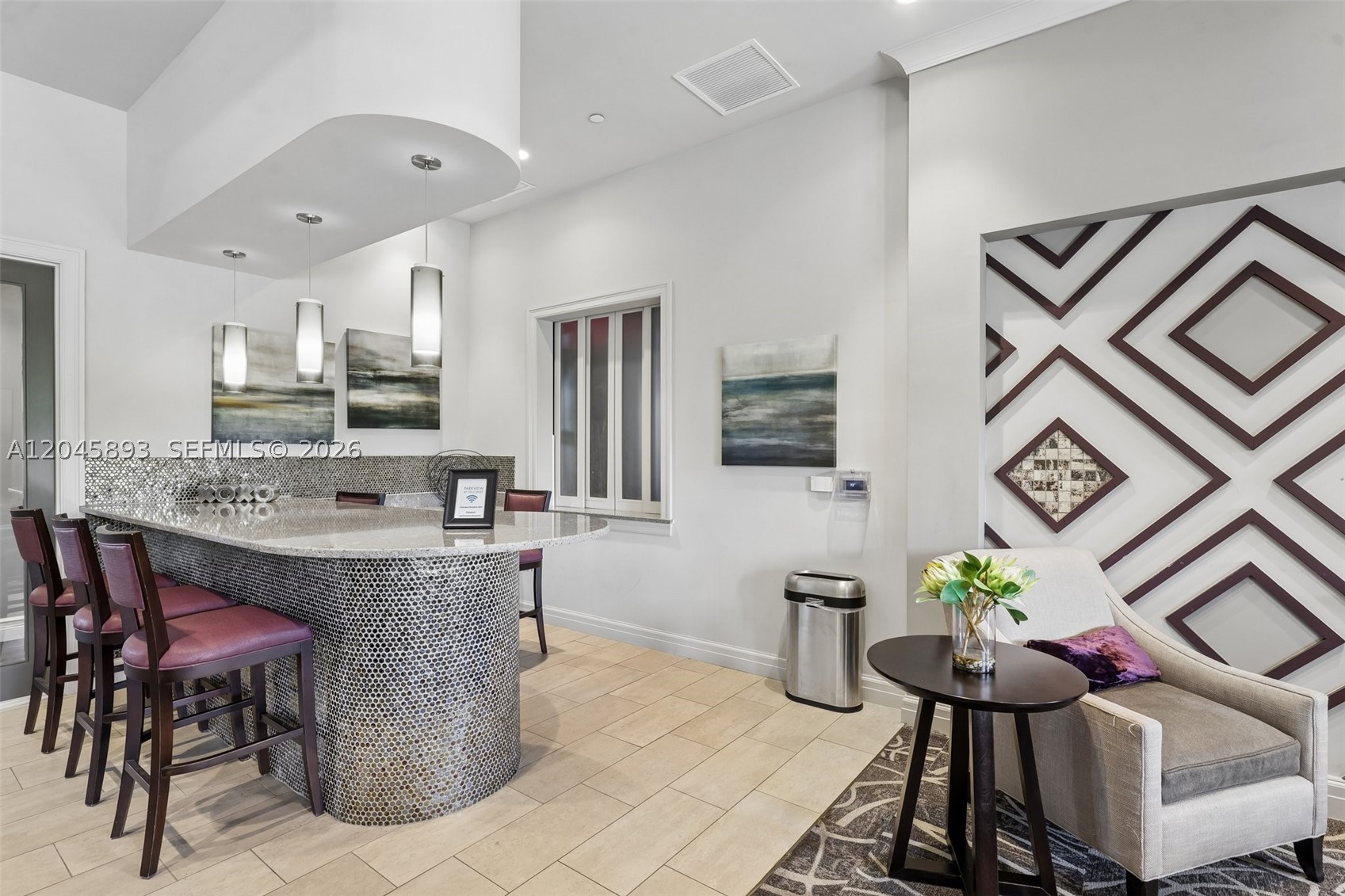 HILLCREST COUNTRY CLUB SO - Residential