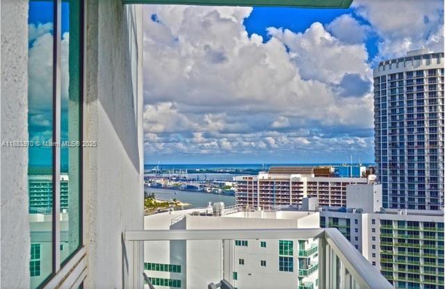 QUANTUM ON THE BAY CONDO - Residential