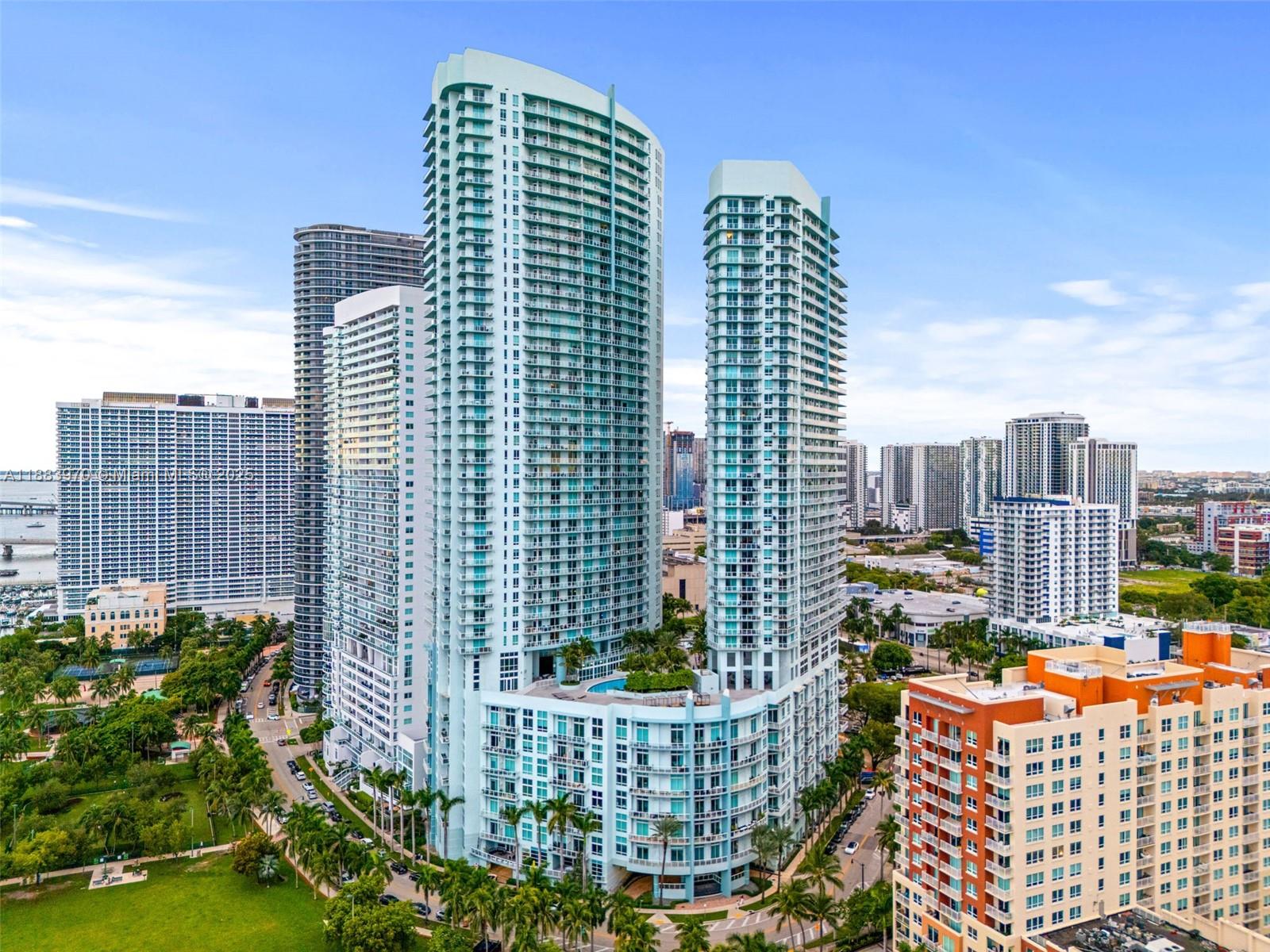 QUANTUM ON THE BAY CONDO - Residential