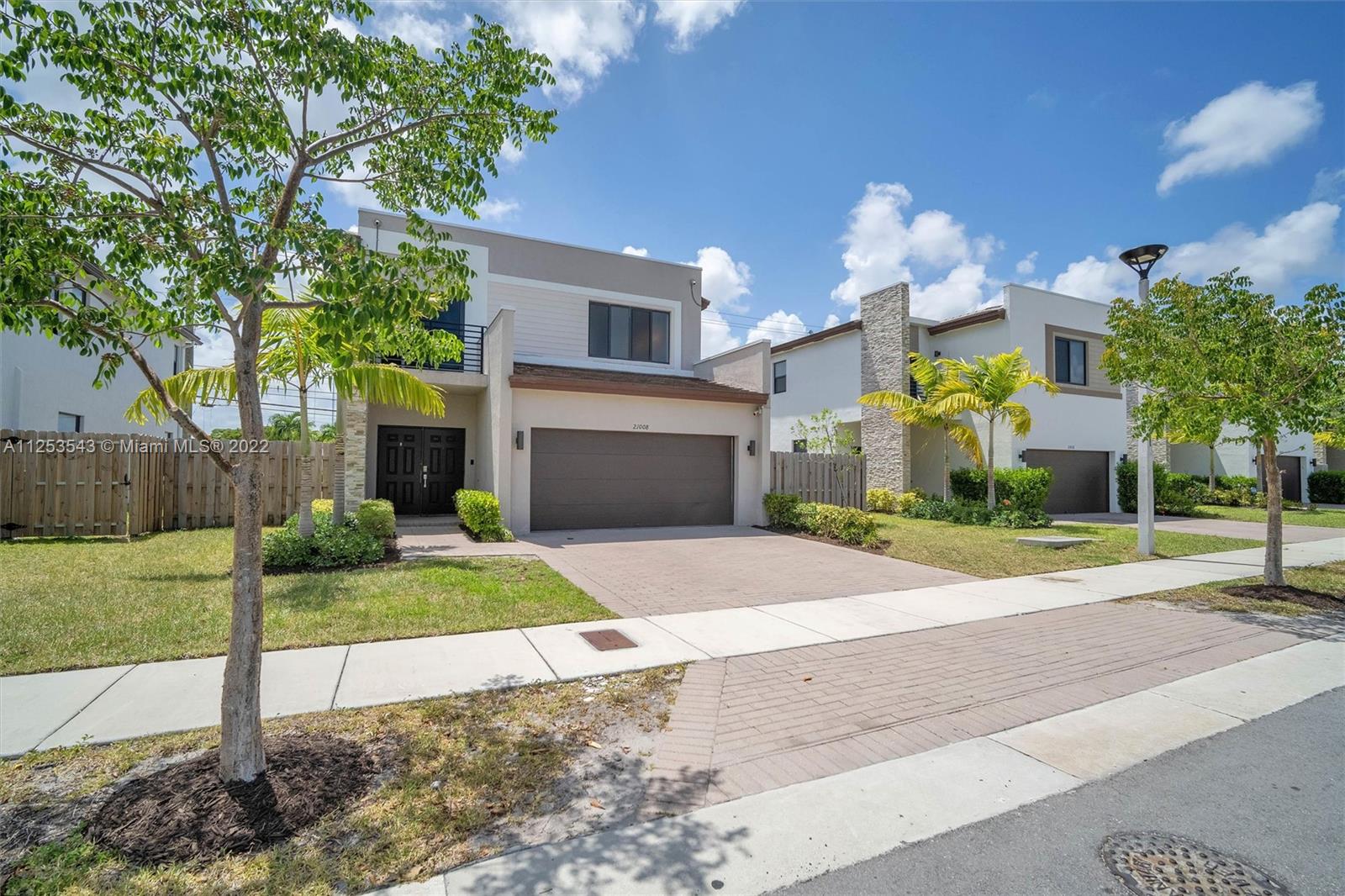 VIA VENTURA NEIGHBORHOOD - Residential