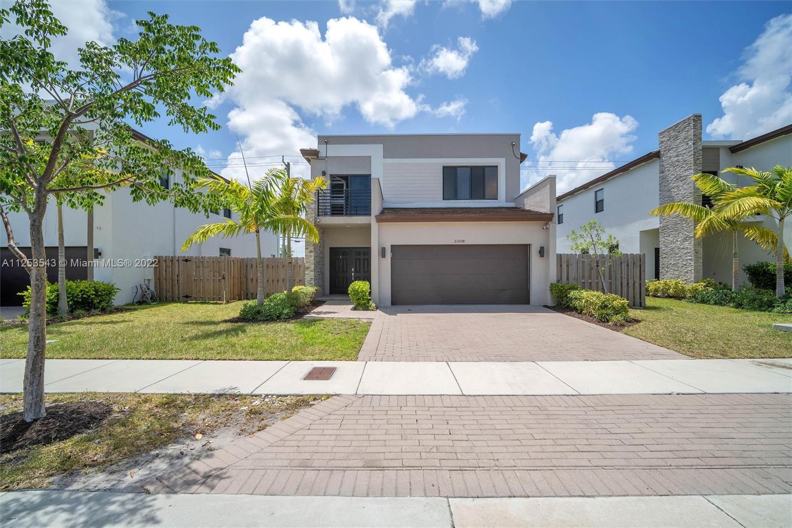 VIA VENTURA NEIGHBORHOOD - Residential