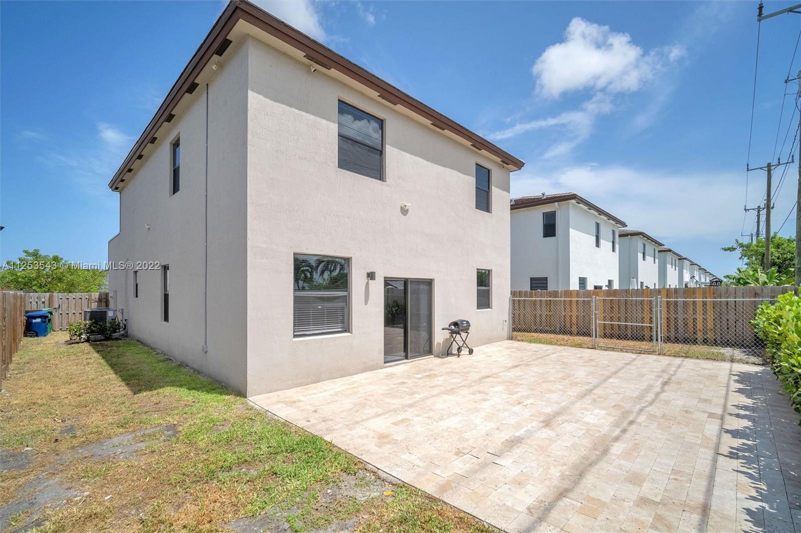 VIA VENTURA NEIGHBORHOOD - Residential