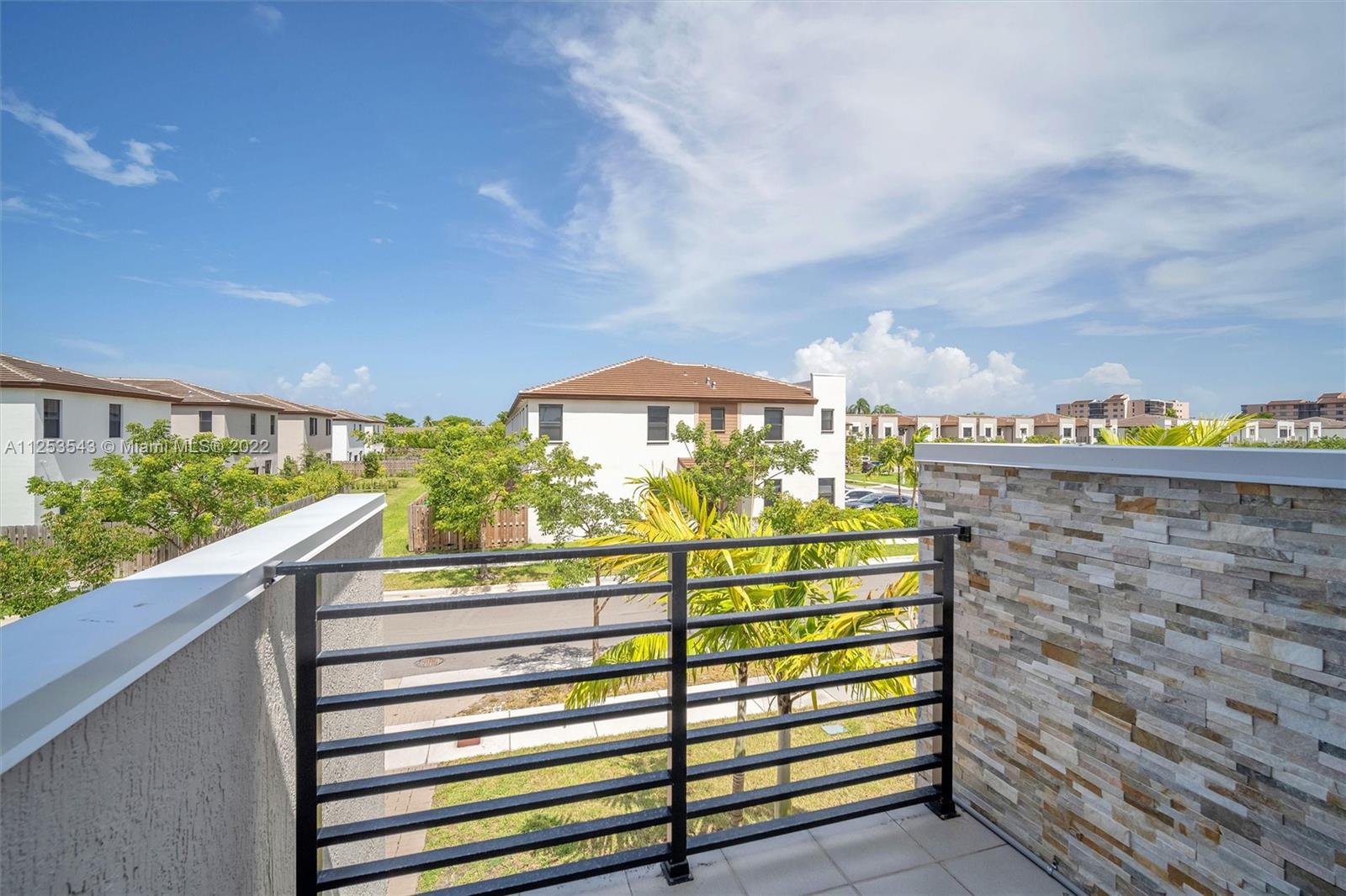 VIA VENTURA NEIGHBORHOOD - Residential