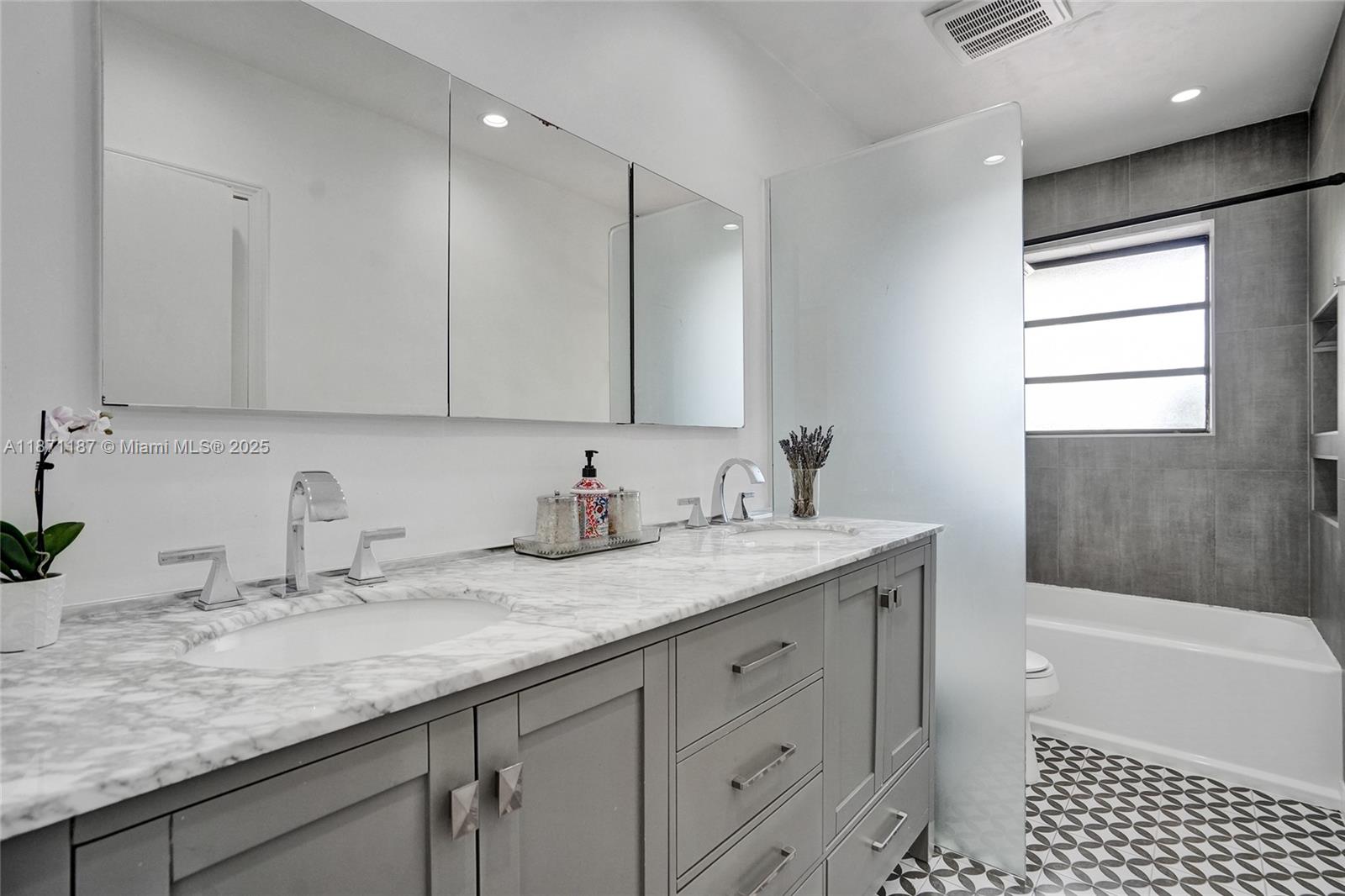 OAK FOREST - Residential
