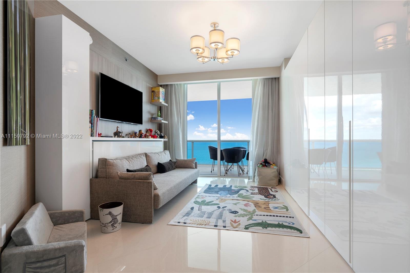 2711 HOLLYWOOD BEACH COND - Residential
