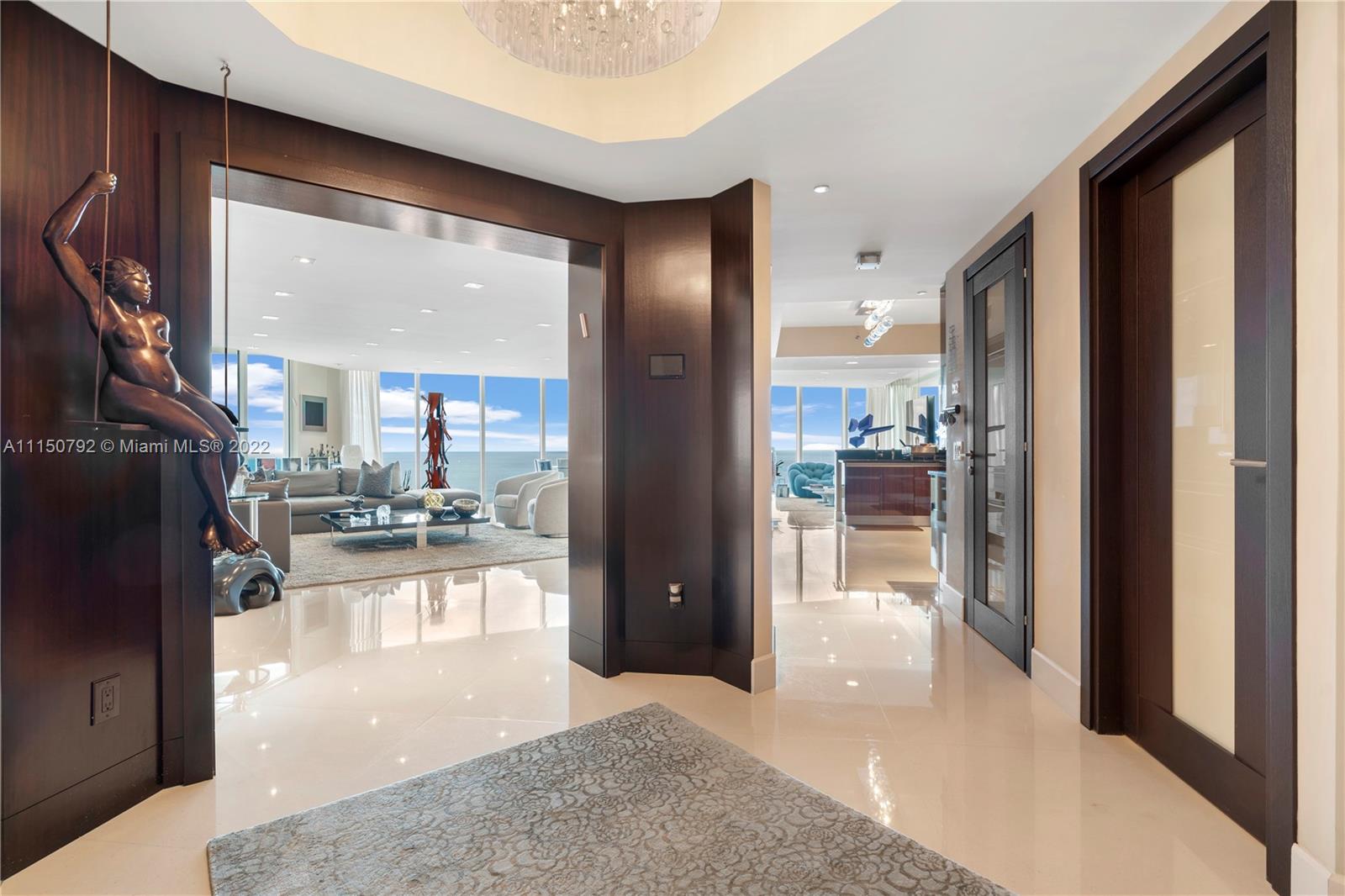 2711 HOLLYWOOD BEACH COND - Residential