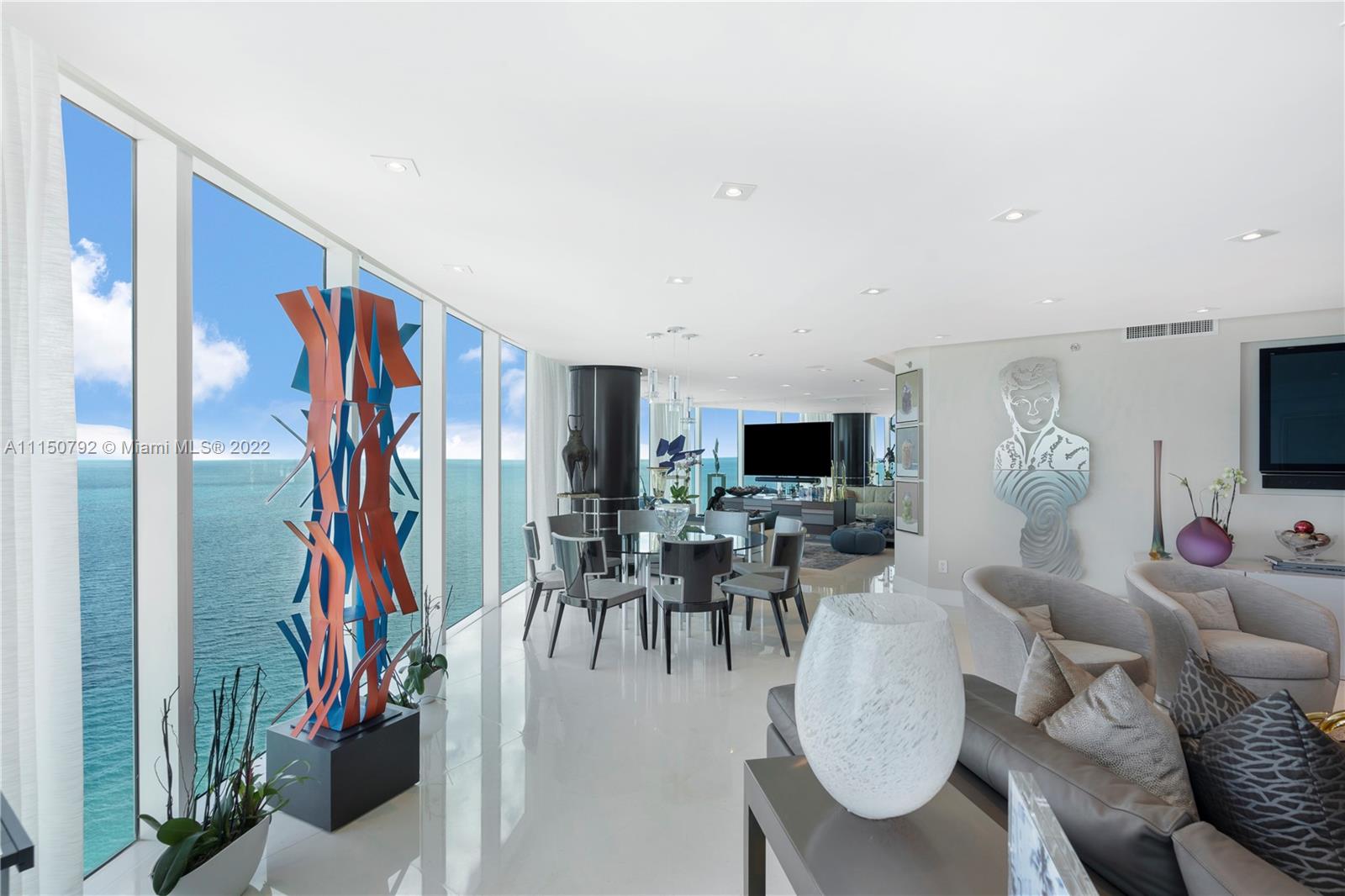 2711 HOLLYWOOD BEACH COND - Residential