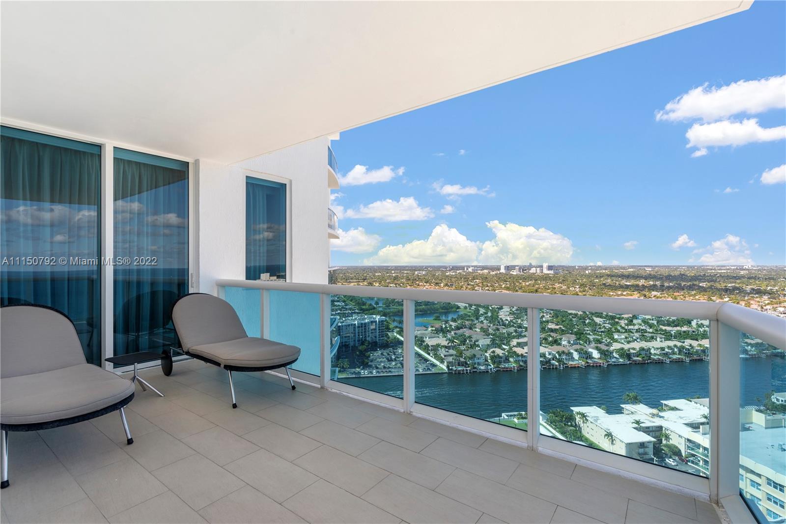 2711 HOLLYWOOD BEACH COND - Residential