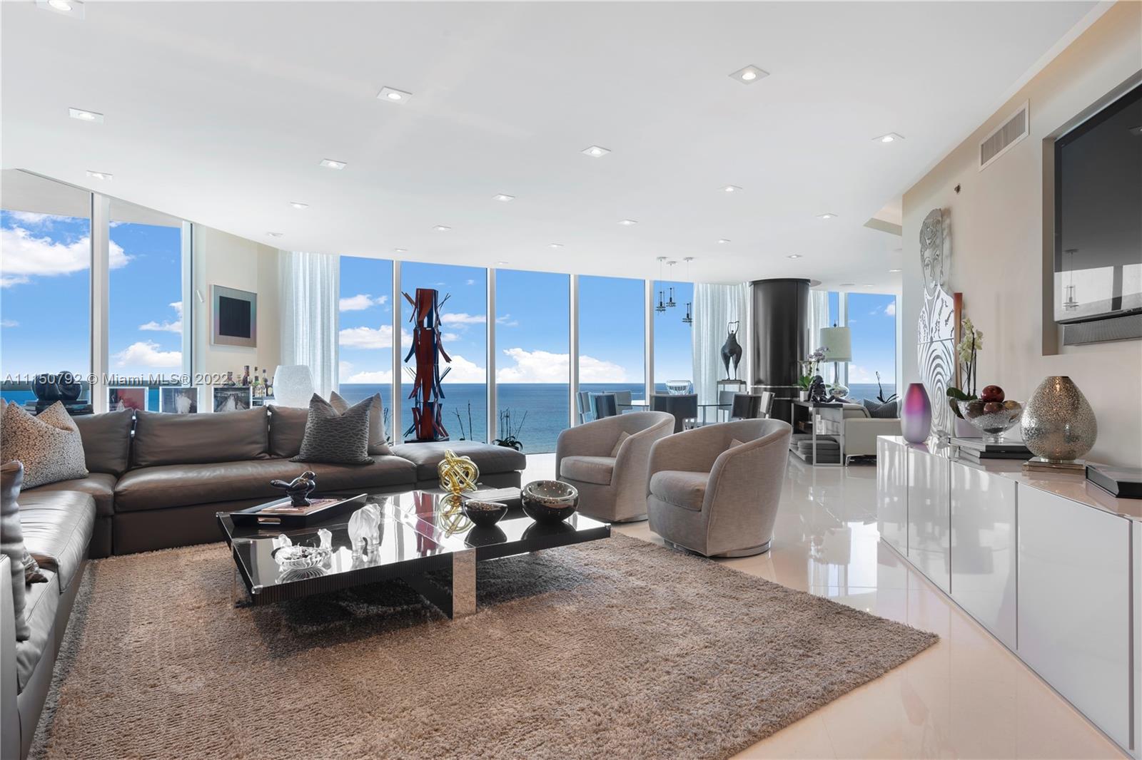 2711 HOLLYWOOD BEACH COND - Residential