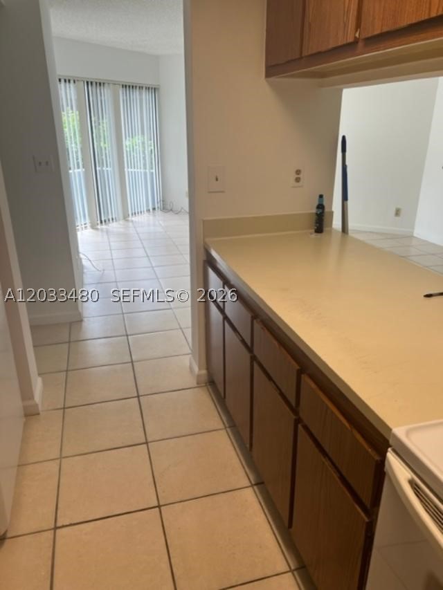 PRESIDENTIAL GOLFVIEW CON - Residential Lease