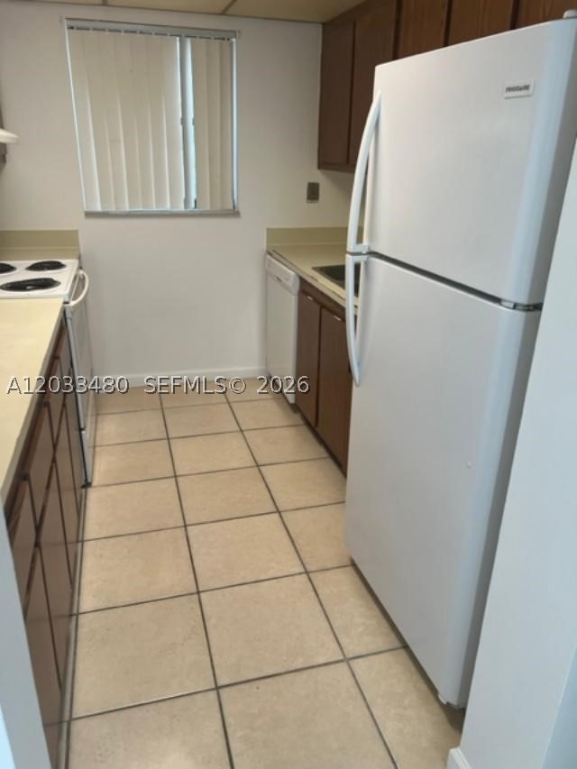 PRESIDENTIAL GOLFVIEW CON - Residential Lease